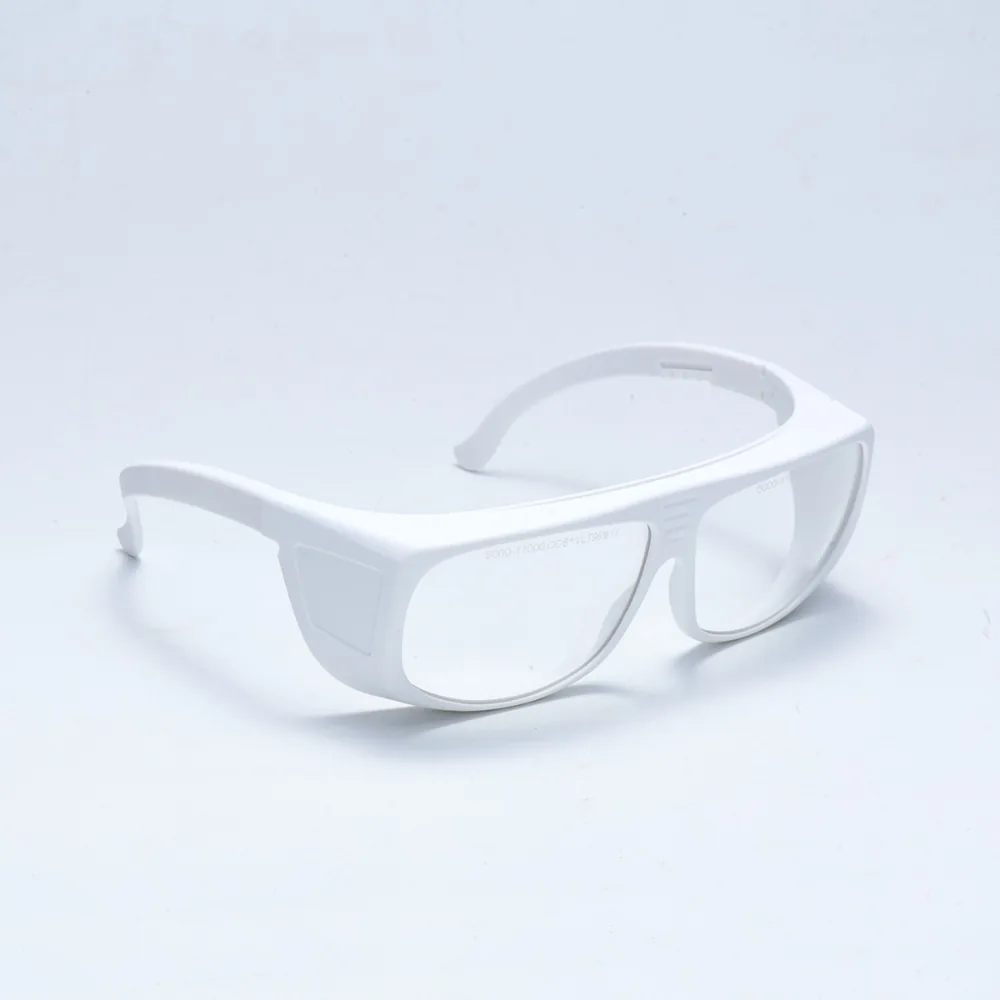 OVIO CO₂ 10600 nm — clear lens, three-quarter view